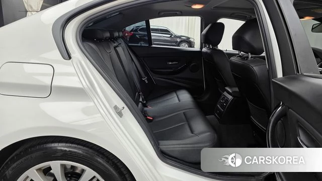 BMW 3 Series (F30) 2018 Белый из Кореи, фото 3