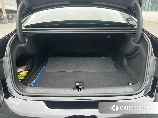 Audi A7L 2023 Черный из Китая, фото 3