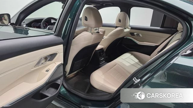 BMW 3 Series (G20) 2020 Темно-зеленый из Кореи, фото 3