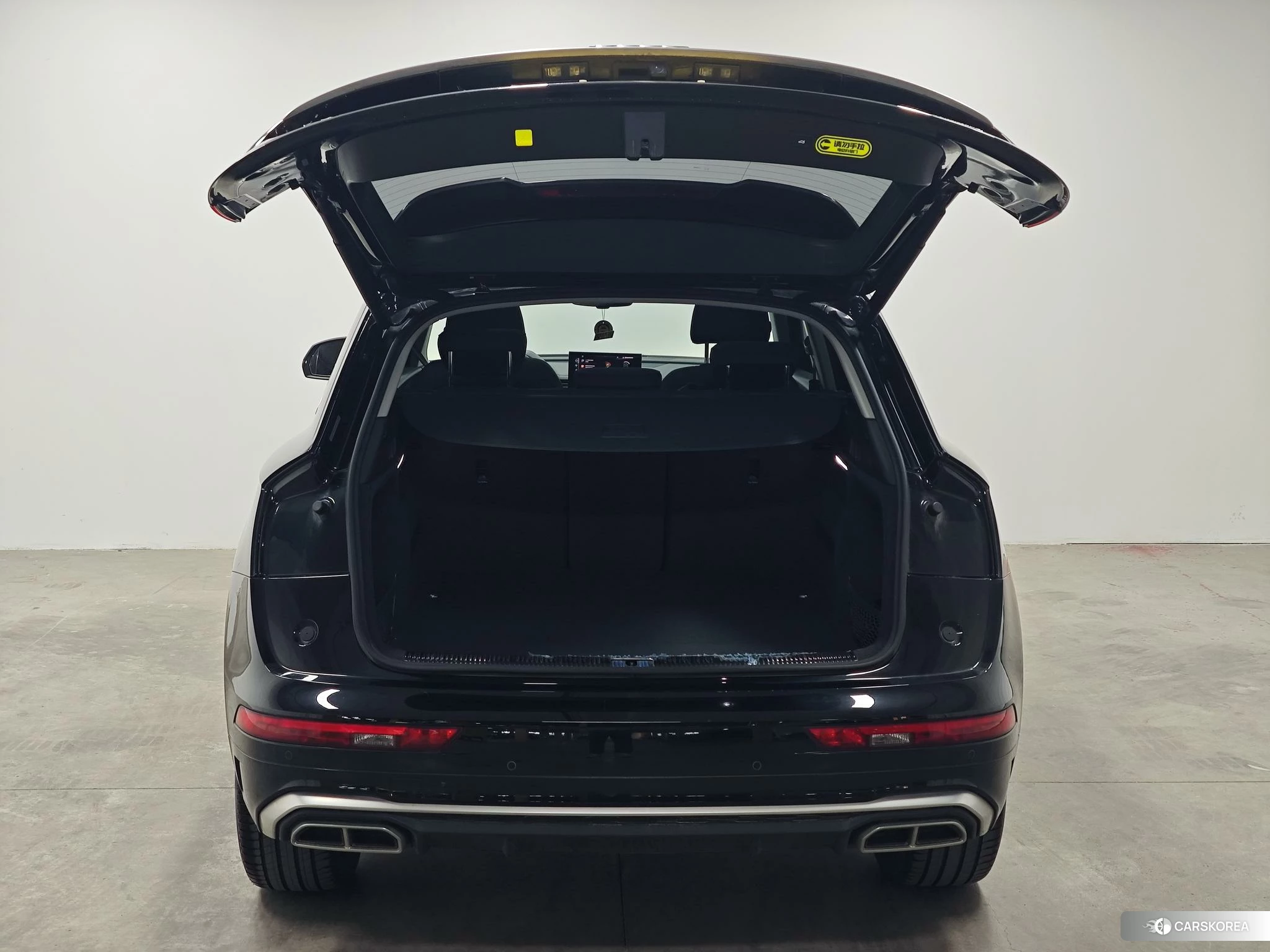 Audi Q5L 2021 Черный из Китая, фото 3