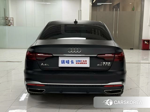 Audi A4L 2021 Темно-серый из Китая, фото 3