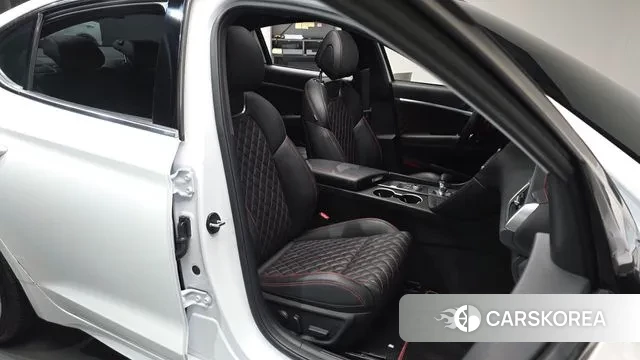 Genesis The New G70 2023 Белый из Кореи, фото 3