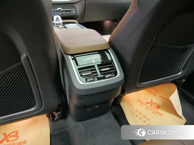 Volvo XC90 2024 Черный из Китая, фото 3