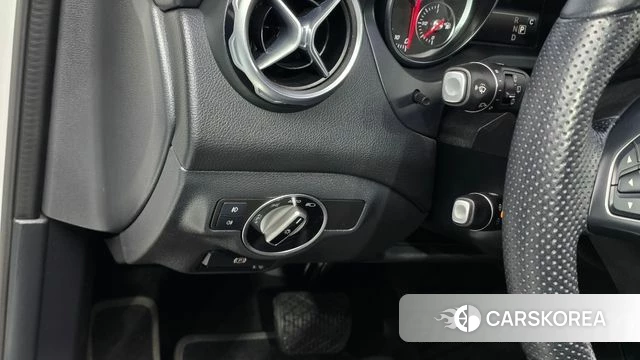 Mercedes-Benz GLA-Class X156 2019 Белый из Кореи, фото 3
