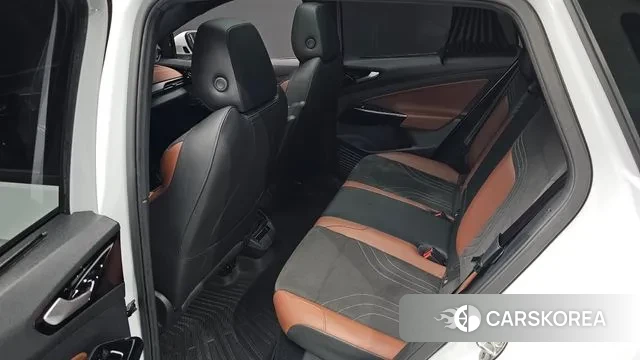 Volkswagen ID.4 2023 Белый из Кореи, фото 3