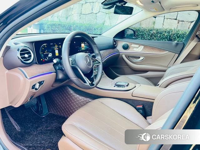 Mercedes-Benz E-class 2023 Черный из Китая, фото 3
