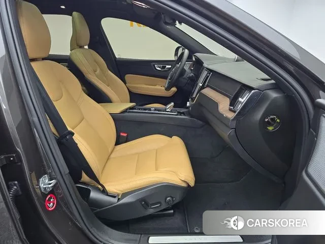 Volvo XC60 second Generation 2021 Серый из Кореи, фото 3