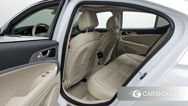 Genesis The New G70 2023 Белый из Кореи, фото 3