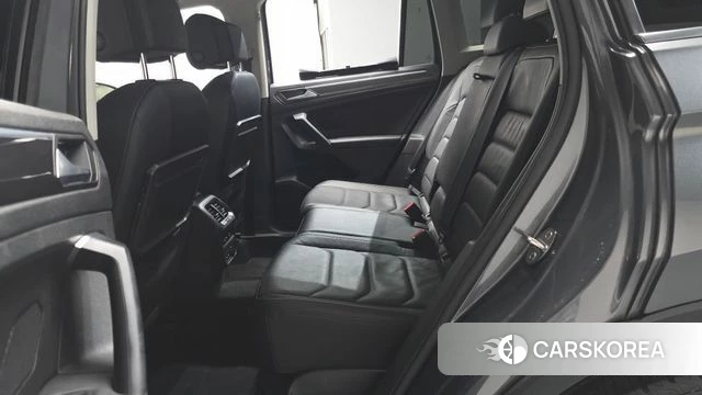 Volkswagen Tiguan second Generation 2020 Серый из Кореи, фото 3