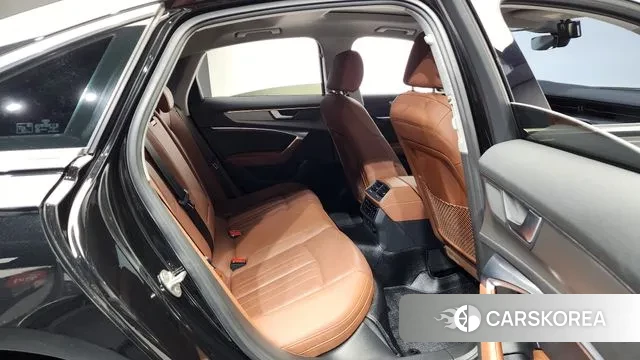 Audi A6 (C8) 2021 Черный из Кореи, фото 3