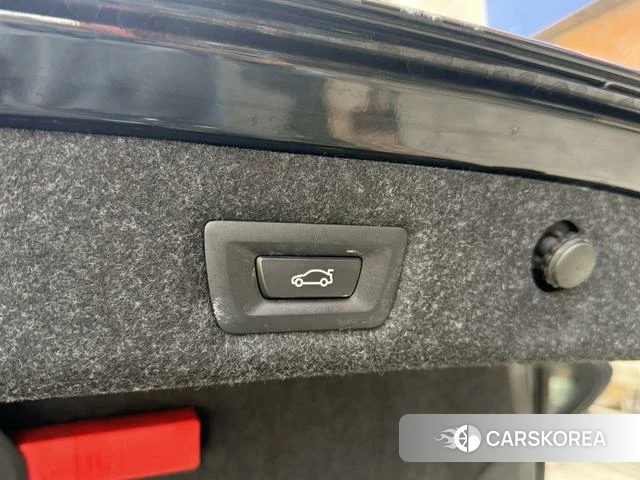 BMW 5 series 2022 Черный из Китая, фото 3