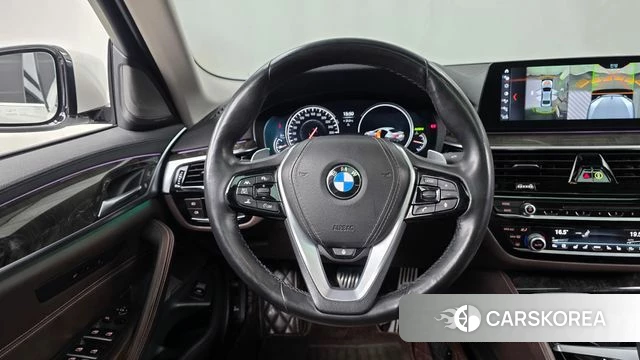 BMW 5 Series (G30) 2018 Белый из Кореи, фото 3