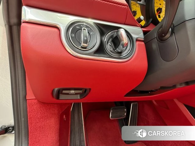 Porsche 718 Boxster 2021 Серебристо-серый из Кореи, фото 3