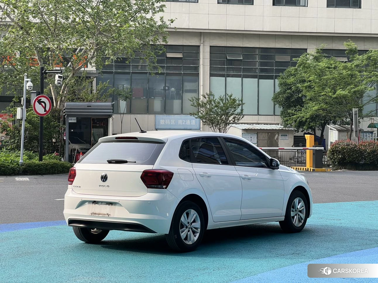 Volkswagen Polo 2021 Белый из Китая, фото 3