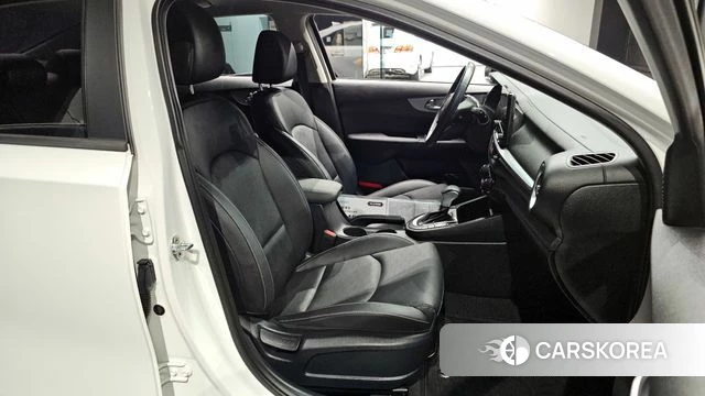 Kia The New K3 2nd generation 2021 Белый из Кореи, фото 3
