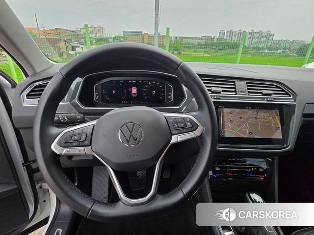 Volkswagen Tiguan second Generation 2023 Белый из Кореи, фото 3
