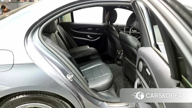 Mercedes-Benz E-Class W213 2023 Серый из Кореи, фото 3