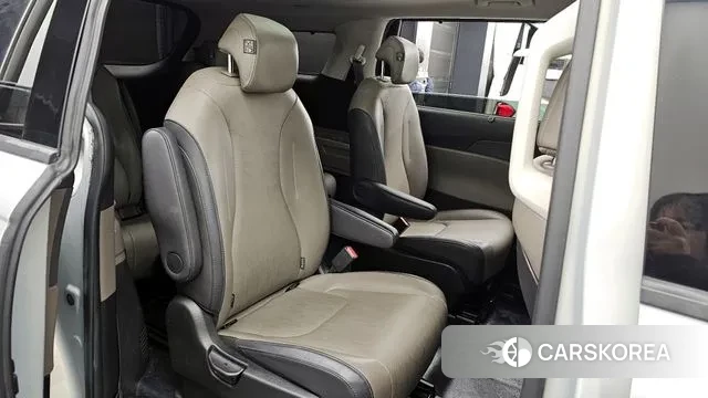 Kia The New Carnival 4th Generation 2024 Серебристо-серый из Кореи, фото 3