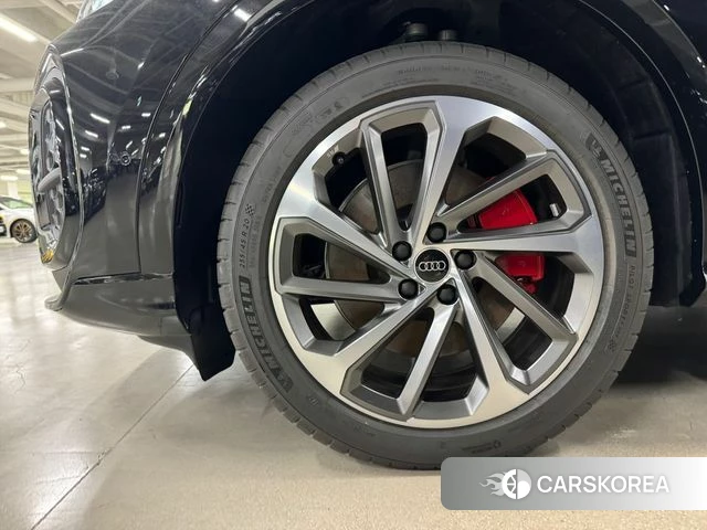 Audi Q5 (80A) 2025 Черный из Кореи, фото 3