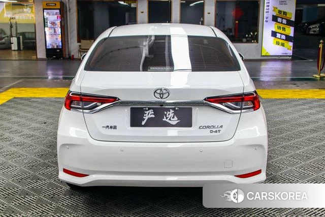 Toyota Corolla 2022 Белый из Китая, фото 3
