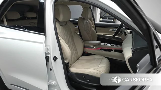 Genesis GV70 2023 Белый из Кореи, фото 3