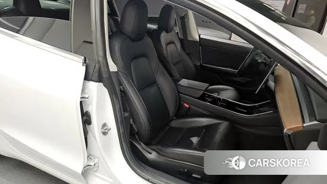 Tesla Model 3 2020 Белый из Кореи, фото 3