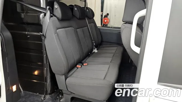 Hyundai Staria 2022 Белый из Кореи, фото 3