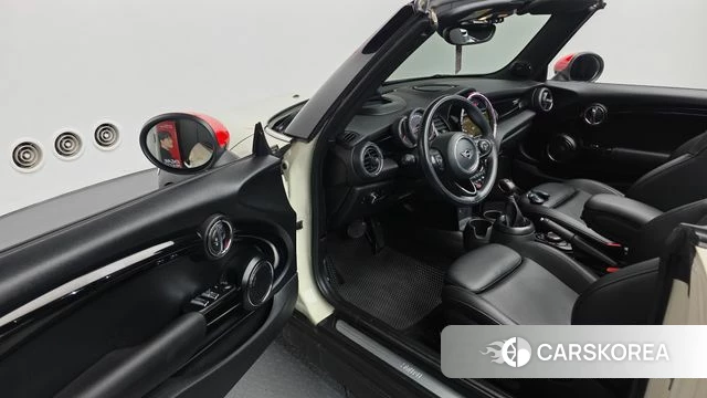 Mini Cooper Convertible 2019 Жемчужный цвет из Кореи, фото 3
