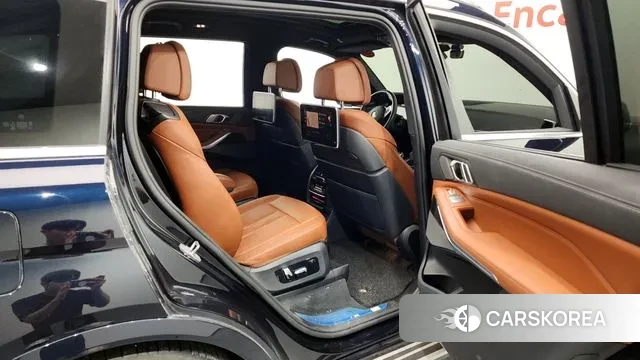 BMW X7 (G07) 2022 Черный из Кореи, фото 3