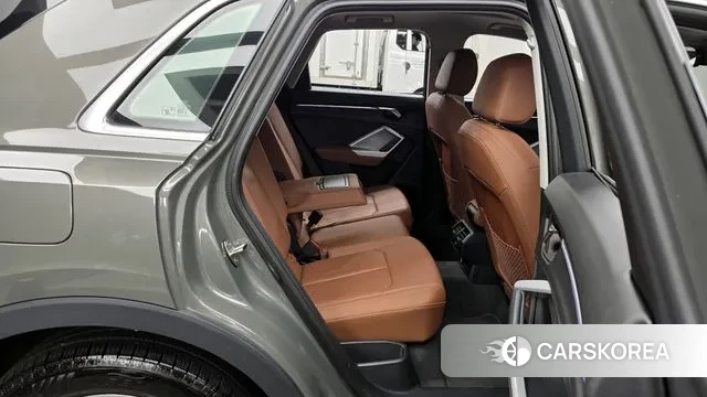 Audi Q3 (F3) 2023 Серый из Кореи, фото 3