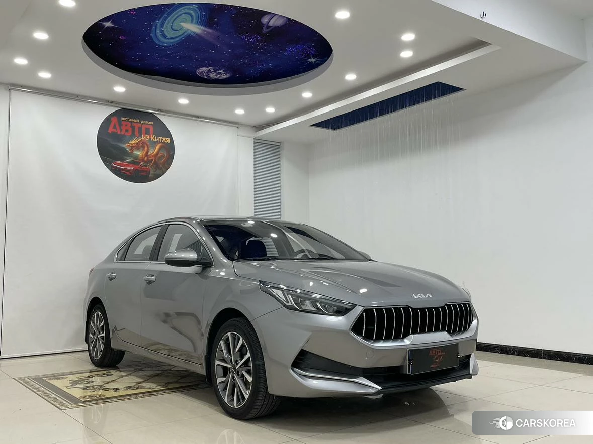 Kia K3 2021 Серебристо-серый из Китая, фото 3