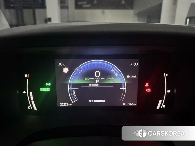 Toyota Camry 2024 Серебристо-серый из Китая, фото 3