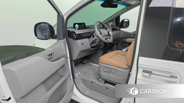 Hyundai Staria 2025 Белый из Кореи, фото 3