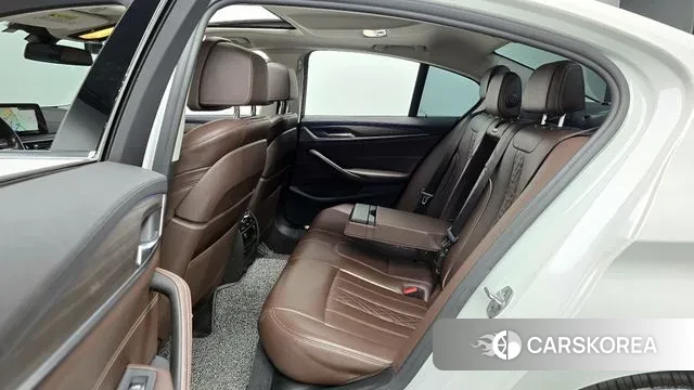 BMW 5 Series (G30) 2018 Белый из Кореи, фото 3