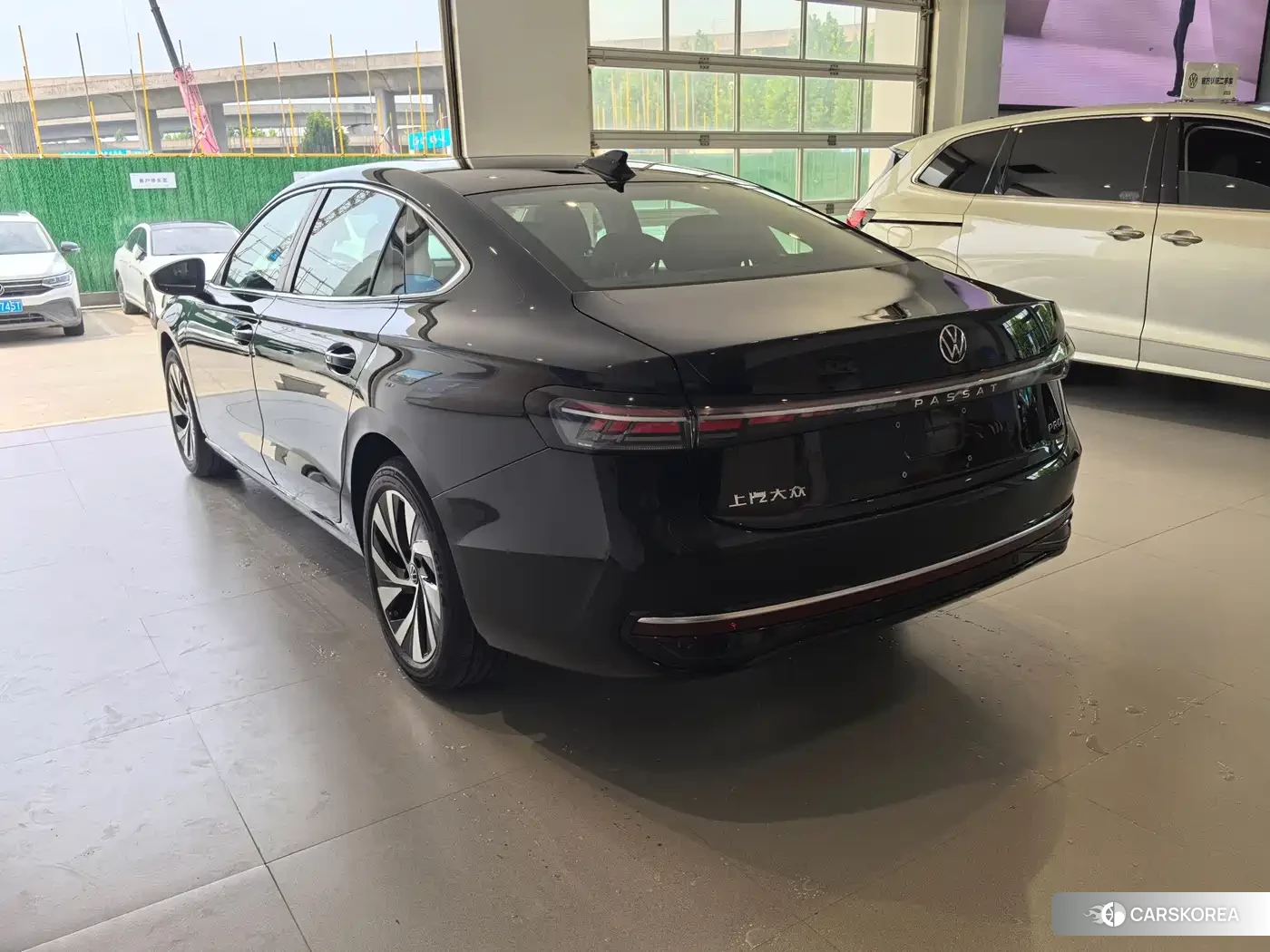 Volkswagen Passat 2026 Черный из Китая, фото 3