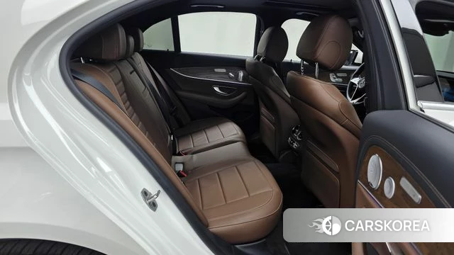 Mercedes-Benz E-Class W213 2021 Белый из Кореи, фото 3