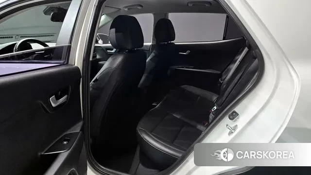 Kia Stonic 2018 Белый из Кореи, фото 3