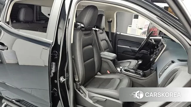 Chevrolet (GM Daewoo) Real New Colorado 2022 Черный из Кореи, фото 3