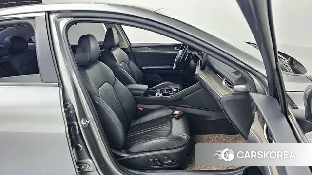 Kia K5 3rd generation 2021 Серебристо-серый из Кореи, фото 3