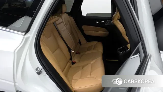 Volvo XC60 second Generation 2021 Белый из Кореи, фото 3