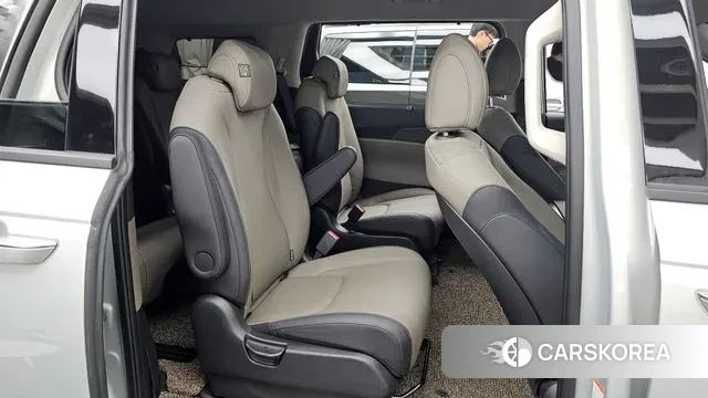 Kia The New Carnival 4th Generation 2024 Серебристо-серый из Кореи, фото 3