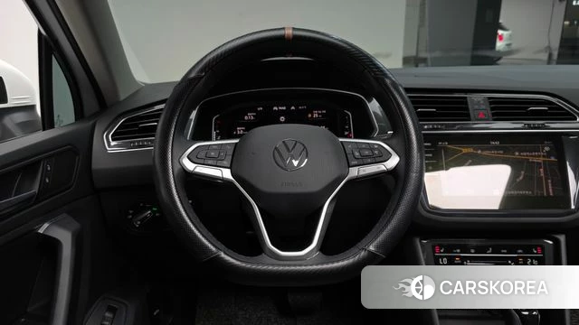 Volkswagen Tiguan second Generation 2022 Белый из Кореи, фото 3