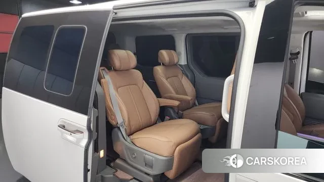 Hyundai Staria 2024 Белый из Кореи, фото 3