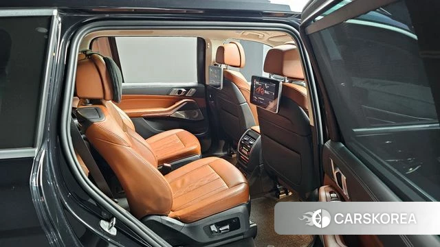 BMW X7 (G07) 2021 Черный из Кореи, фото 3