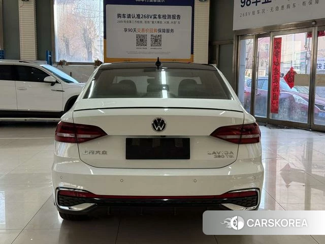 Volkswagen Lavida 2023 Белый из Китая, фото 3