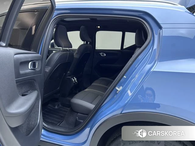 Volvo XC40 2023 Синий из Китая, фото 3