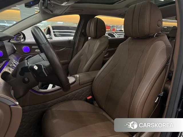 Mercedes-Benz E-class 2023 Черный из Китая, фото 3