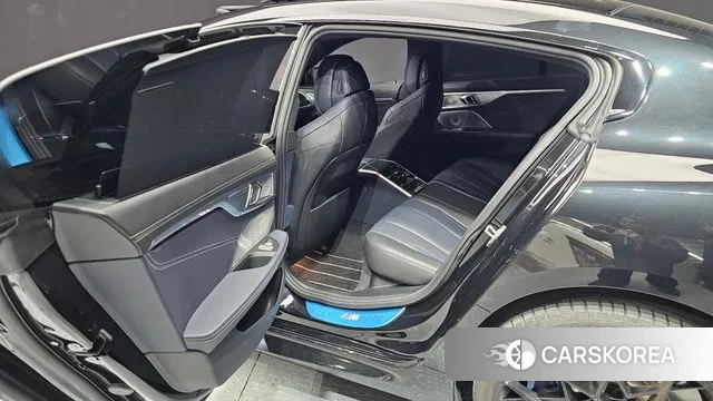 BMW 8 Series (G15) 2024 Черный из Кореи, фото 3