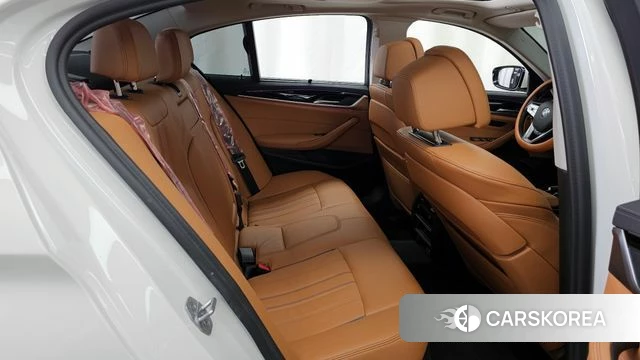BMW 5 Series (G30) 2022 Белый из Кореи, фото 3