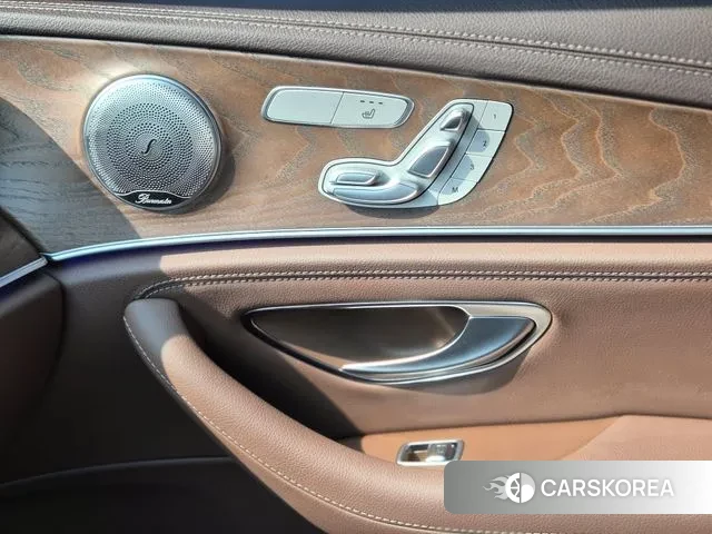 Mercedes-Benz E-Class W213 2019 Черный из Кореи, фото 3